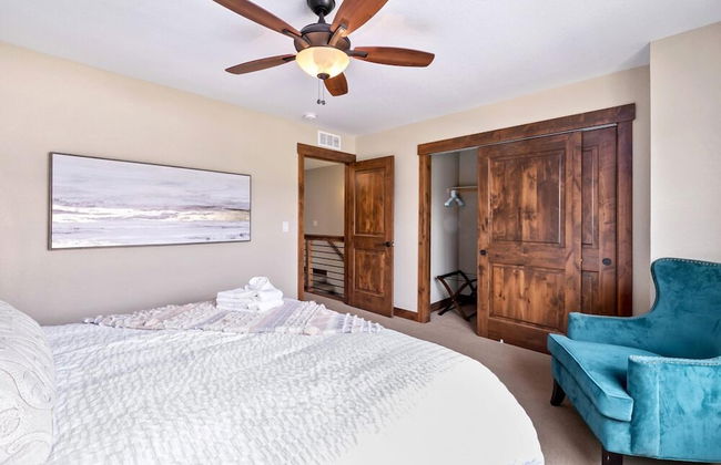 Spectacular Townhome Near Breweries and River District! - Foto 5