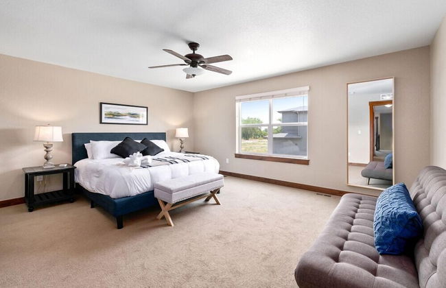 Spectacular Townhome Near Breweries and River District! - Foto 4