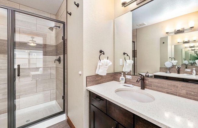 Spectacular Townhome Near Breweries and River District! - Foto 19