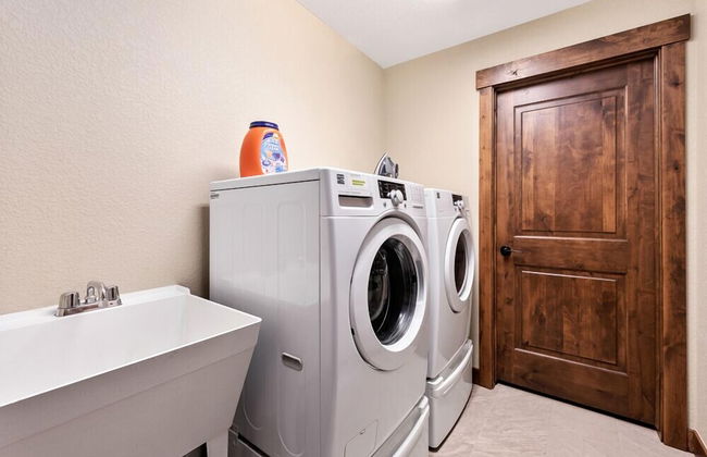 Spectacular Townhome Near Breweries and River District! - Foto 27