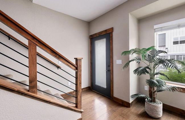 Spectacular Townhome Near Breweries and River District! - Foto 28