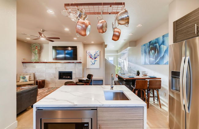 Fancy Townhome Near Old Town, Breweries and River! - Foto 17