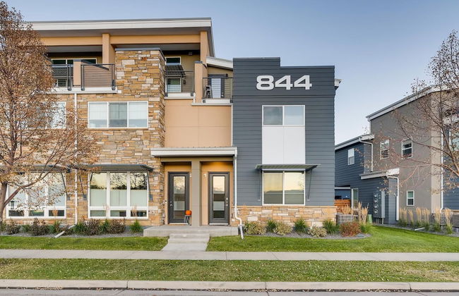 Fancy Townhome Near Old Town, Breweries and River! - Foto 44