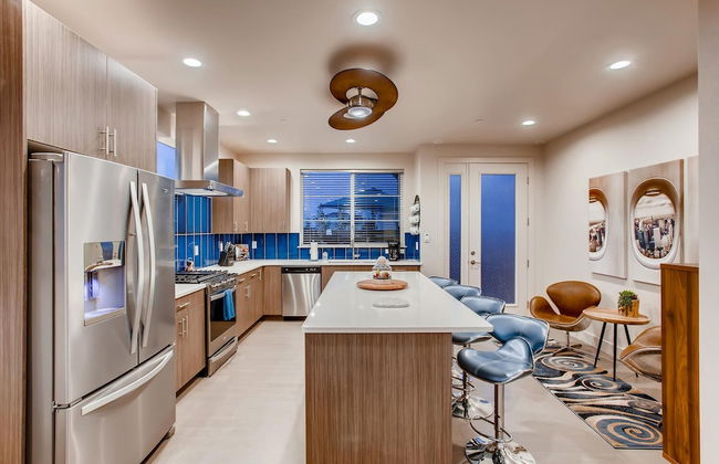 Elegant Townhome Near Old Town, Breweries and River! - Foto 11