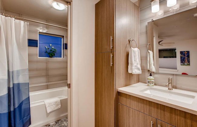 Elegant Townhome Near Old Town, Breweries and River! - Foto 23