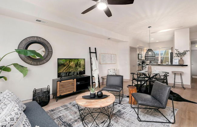 Hip Old Town North Gem! Near Breweries and River! - Foto 12