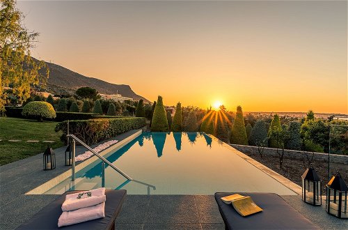 Foto 31 - Luxury Villa Golden Crest with pool