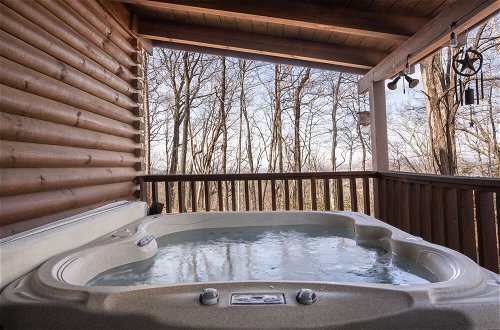 Photo 24 - Comfort Cabin Bearway To Heaven - w Private Hot Tub