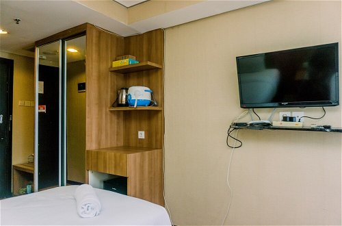 Foto 5 - Simply And Cozy Stay Studio (No Kitchen) At Great Western Apartment