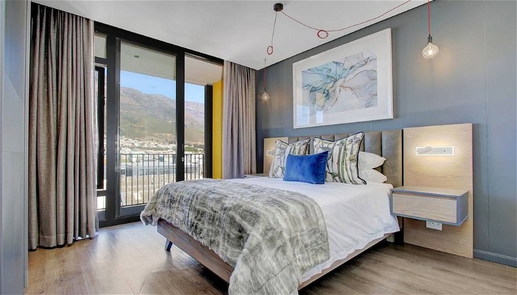 Foto 1 - Modern Top Floor Apartment Mountain Views