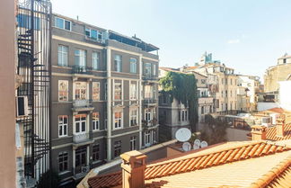 Photo 2 - Eclectic Home Near Galata Tower in Beyoglu