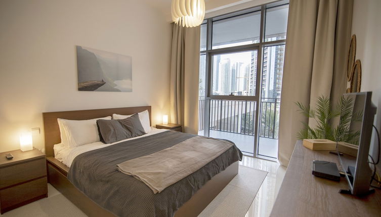 Photo 1 - Elegant Apt With Balcony Minutes from Burj Khalifa