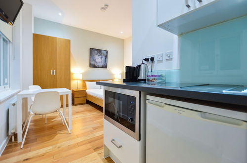 Foto 33 - Notting Hill Serviced Apartments by Concept Apartments