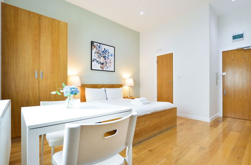 Photo 37 - Notting Hill Serviced Apartments by Concept Apartments