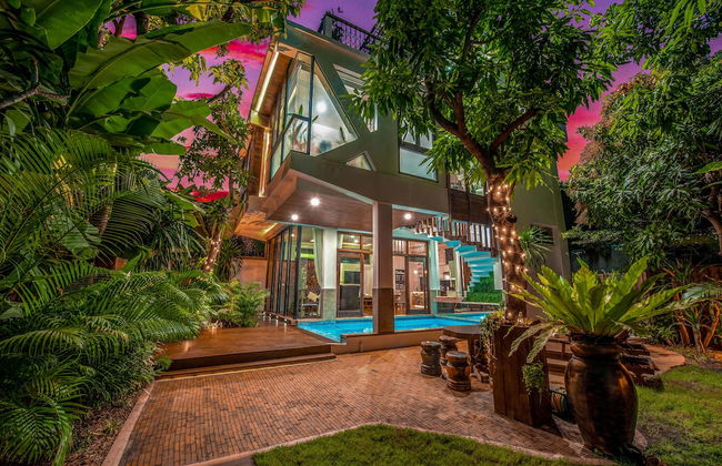 Villa Eternal, Private Pool, 3 Floors & Rooftop Terrace - Foto 1