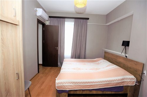 Photo 4 - One Bedroom apartment for shopaholics