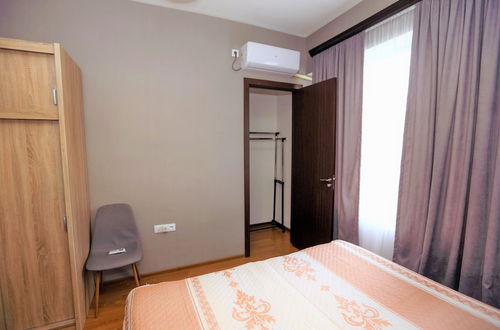 Photo 5 - One Bedroom apartment for shopaholics