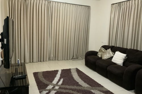 Foto 16 - Charming 3-bed Apartment Airport Residential Accra