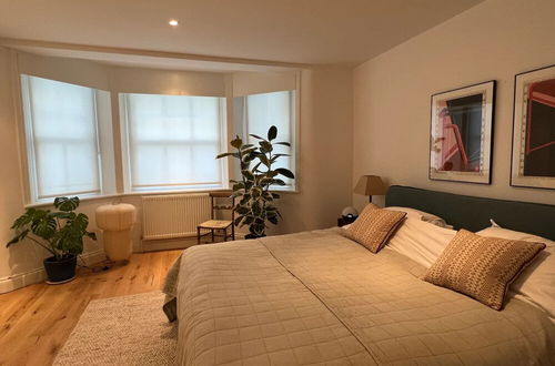 Photo 4 - Spacious and Bright 1 Bedroom Flat in Notting Hill