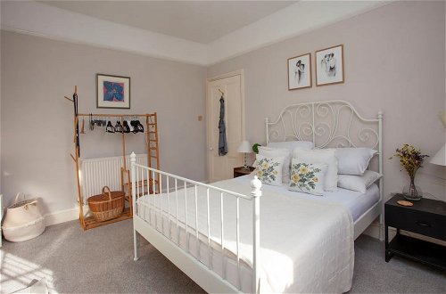 Photo 3 - Stylish and Bright 2 Bedroom Flat in Bristol