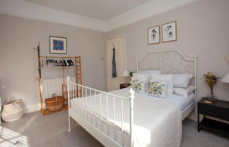 Photo 3 - Stylish and Bright 2 Bedroom Flat in Bristol