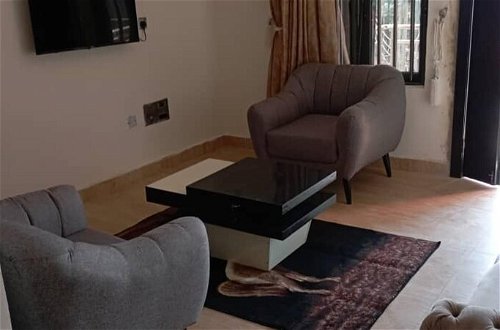 Foto 11 - Remarkable 2-bed Apartment in Asaba