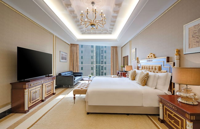 Dusit Hotel & Suites Doha - Photo 14