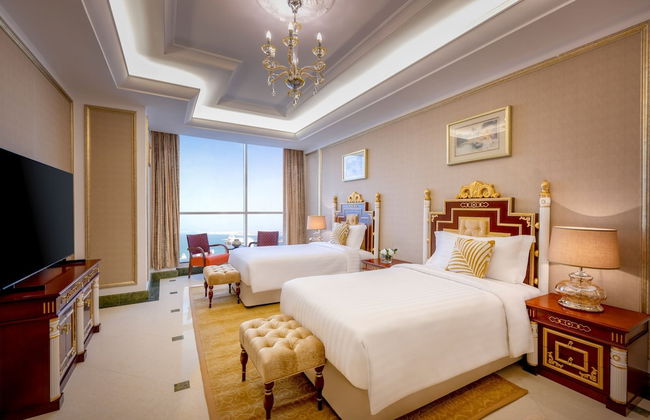 Dusit Hotel & Suites Doha - Photo 17