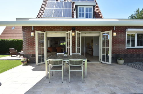 Photo 13 - Enticing Holiday Home in Oude With Garden