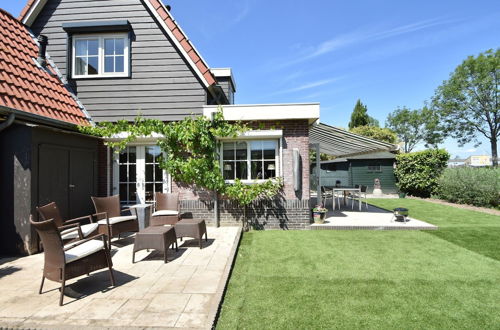 Photo 42 - Enticing Holiday Home in Oude With Garden