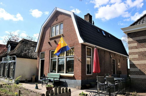 Photo 21 - Beautiful Apartment in Giethoorn With Canoe and Parking