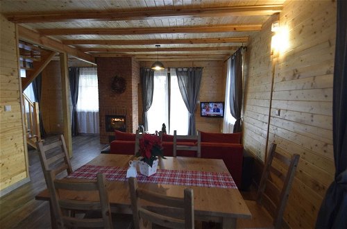 Photo 4 - Wooden Holiday Home in Skrzynia With Terrace