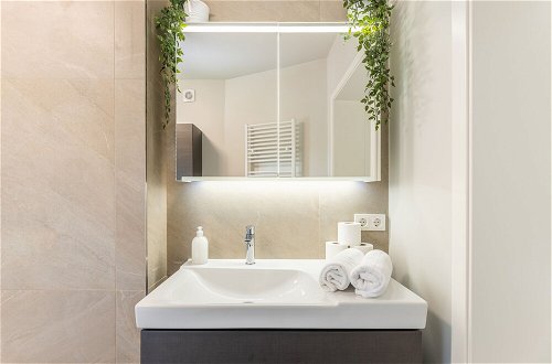 Photo 8 - Milan Style Designer 1BR Apartment