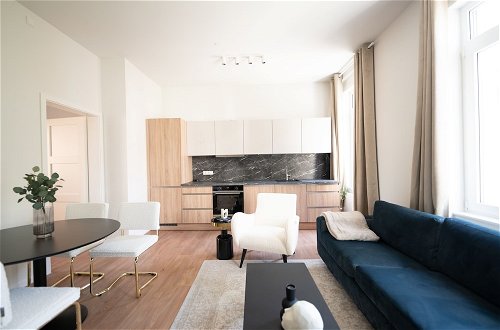 Photo 10 - Milan Style Designer 1BR Apartment