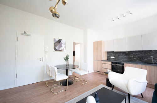 Photo 11 - Milan Style Designer 1BR Apartment