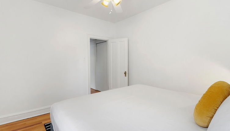 Photo 1 - 1BR Apt with Modern Elegance in Boystown