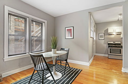 Photo 10 - 1BR Apt with Modern Elegance in Boystown