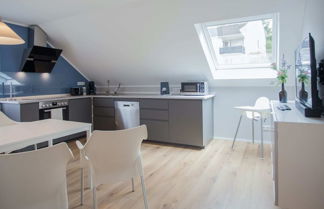 Photo 2 - Chic Apartment in Niedersfeld Close to Hillebachsee