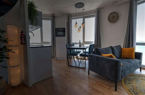Foto 15 - Premium Apartment With Covered Terrace
