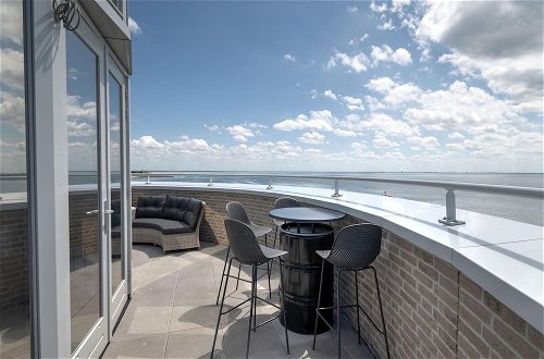 Foto 33 - Premium Apartment With Covered Terrace