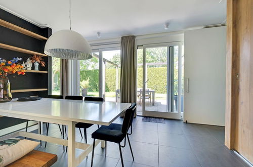 Photo 19 - Spacious and Stylish Family Home in Grou