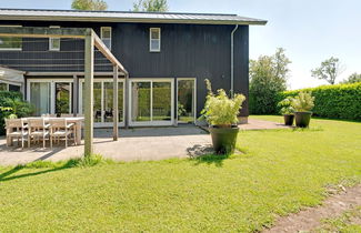 Photo 1 - Spacious and Stylish Family Home in Grou