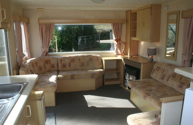 Lovely Bk Calypso Bluebird 6 Berth Holiday Caravan - Photo 7