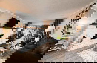 Foto 1 - Newly Renovated Modern Deco Pool Fireplace