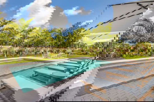 Foto 5 - New Crestwood House by Brightwild Huge Pool