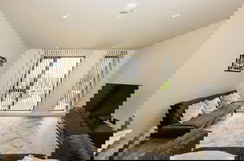 Foto 4 - St Martin s Place 6-guest Apt in BMH