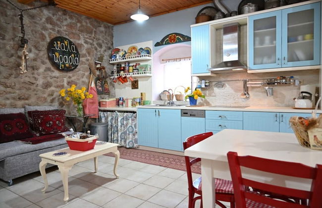Kalavrita Winter Retreat - Homely Spacious Chalet - Foto 8