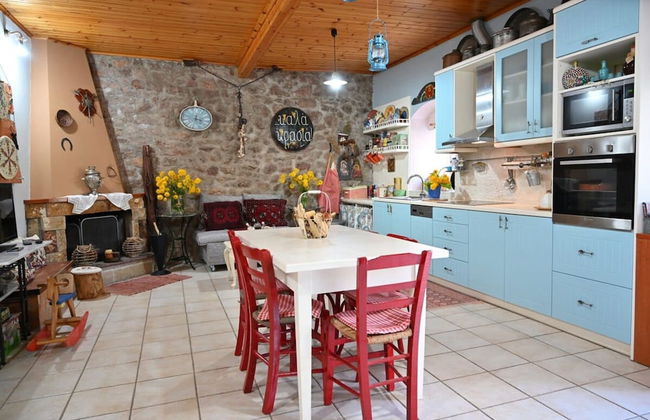 Kalavrita Winter Retreat - Homely Spacious Chalet - Foto 4