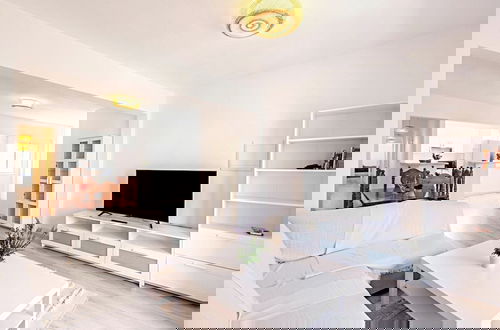 Foto 11 - City Loft - Bright and Spaceful Apartment