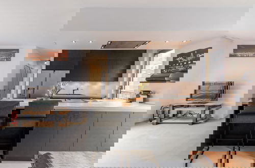 Photo 15 - Modern Apartment With Large Terrace
